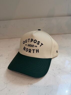 Outpost North Andar Two-Tone Baseball Cap - Cream & Dark Green